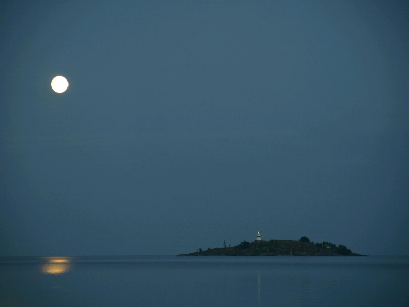 2203_Mond_